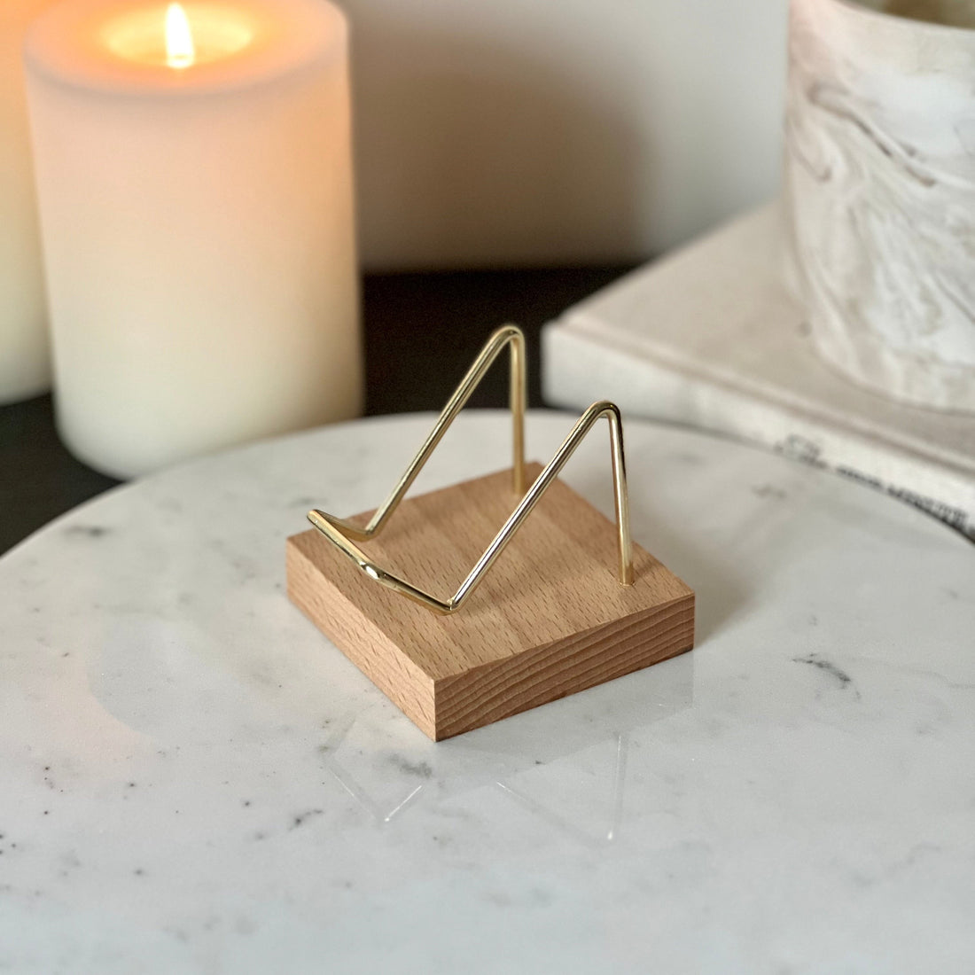  Crystal Display Stands